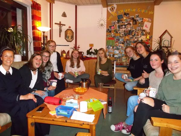 Die Teilnehmerinnen der  „WG auf Zeit“  im Jugendheim des Schönstatt-Zentrums
